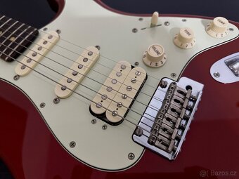 Fender Stratocaster - 3