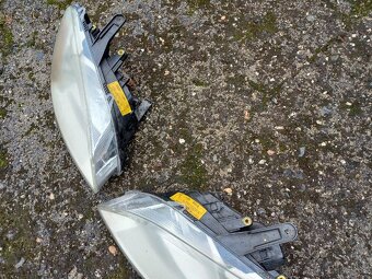 Pravé přední a zadní světlo na Ford C-max - 3