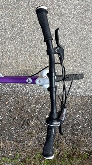 Woom 4 - kola 20", držák na lahev, přehazka 8st. - 3