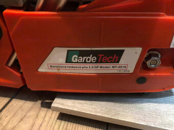GardeTech Řetězová pila MT4518 benzinová 2,6 HP - 3