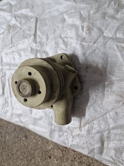 Vodni pumpa zetor crystal - 3