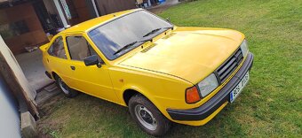 Škoda Rapid 136 originální výklopná zadní okénka - 3