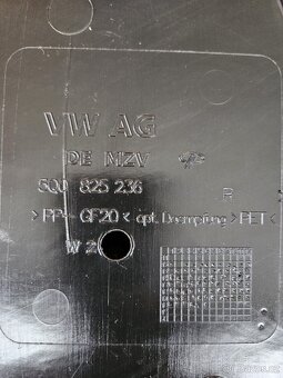 Kryt motoru 5Q0 825 236 - 3