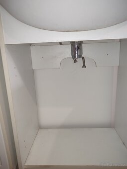 Koupelnový nábytek s umyvadlem - 3
