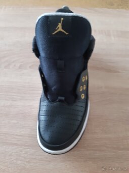 boty Nike Air Jordan Max Aura 5 - 3