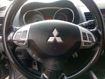 Mitsubishi Outlander 2.0 DID/7 míst/Ital/Pěkný - 3