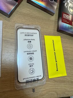 Iphone 15 PRO Premium screen protector s aplikátorem - 3