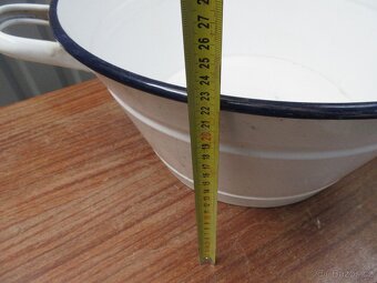 Nabízím velky krásný starožitný smaltovany lavor s madly. Ne - 3