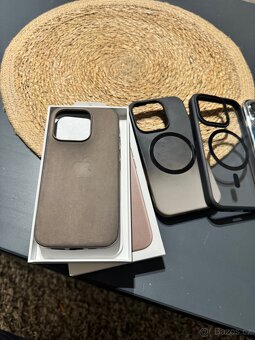 Prodám mix krytu  6 ks na iPhone 15 pro - 3