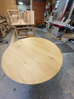 Kulatý jídelní stůl - dub 130cm, extra sleva - 3