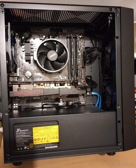 Herní PC s Ryzen 3600, RX 6600 XT a 23" 1080p monitorem - 3