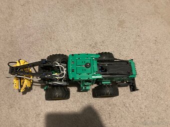 Lesní traktor lego technic - 3