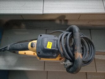 Pila DeWalt DWE 397 - 3