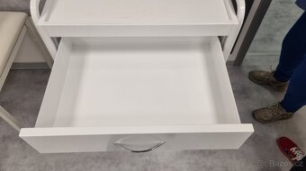 Kovový lékařský stolík - 3