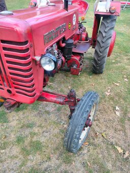 traktor MC CORMICK - 3