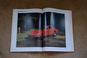 PRO MODELAŘE KNIHA FERRARI- 2 KNIHY HISTORIE AUTOMOBILU - 3