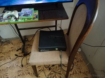 PRODÁM XBOX 360 250 GB - 3