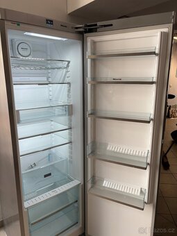 Lednice Miele KS 28423 D edt/c – ve stavu jako nová - 3