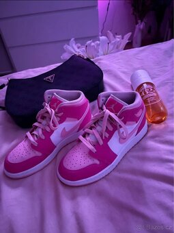 Jordan 1 Mid Fierce Pink Růžovo-Bílé Dámské Boty - 3