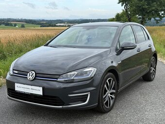 Volkswagen e-Golf, 36kWh,SoH 93%,CCS,NAVI, s DPH 349 000,- - 3