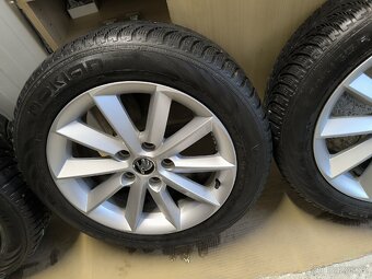 ALU kola Passat Superb 5x112 r16 Originál, zimní pneu 6mm - 3