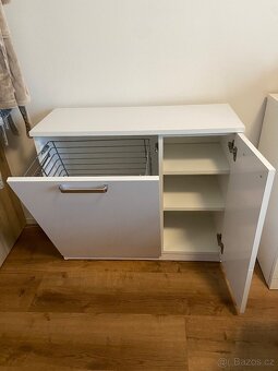 Lesklá bílá skříňka - 3