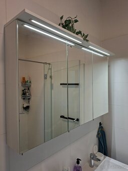 Zrcadlo+skříňka - 3