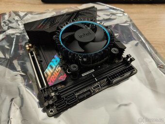 Základní deska ASUS s procesorem Intel Core i3 - 3