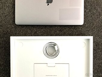 MacBook Pro 13 palců Apple M1 chip 16GB RAM 512 ssd - 3