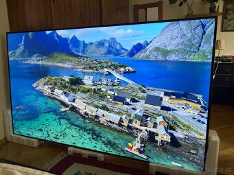 Samsung 85" 4K UHD TV - QM85F - 3