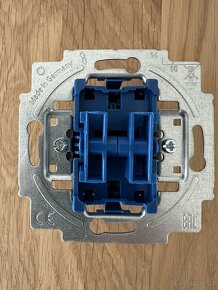 Busch Jaeger, vypínače 5 a 6/6 - 3