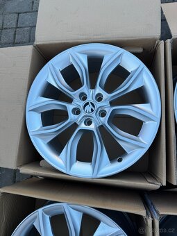 ORIGINÁL Alu Škoda CRATER R19, 5x112 - TOP STAV - 3