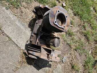 2x motor Trabant 601 (díly) - 3