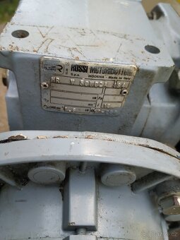 Elektromotor s převodovkou - 3