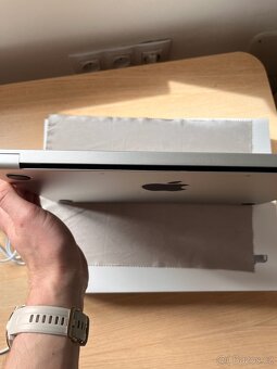 MacBook Pro M1 14“ 2021 - výkonnější varianta TOP STAV - 3