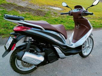 Piaggio Medley 150 - 3