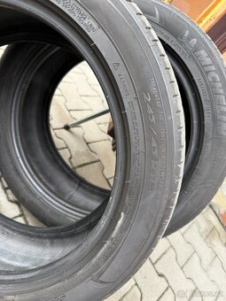 245/45/18 pneu michelin - 3