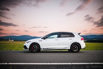 VW Golf 8 GTi 2022 /ZÁRUKA/ DSG 221kw Clubsport , Akrapovič - 3