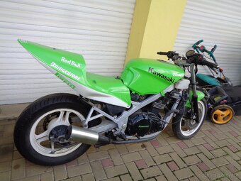Kawasaki GPZ500 - 3