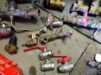 ventil,radiator,pojistny ventyl,instalatersky material, - 3