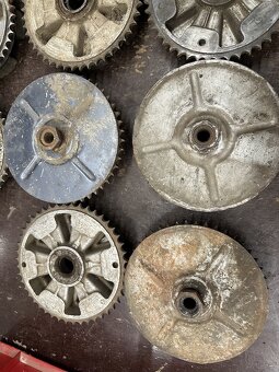 Predám používaná ROZETA JAWA 250 350 panelka 46,47zubov - 3