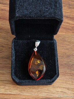 Nový krásný velký stříbrný přívěsek s jantarem - 3