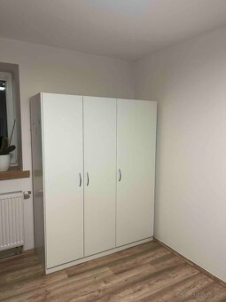 Šatní skříň - 3