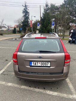 KIA Ceed 1.6  (r. 2010) - 3