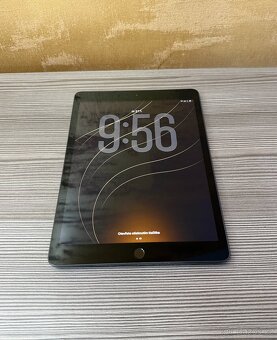 Apple iPad 8 128GB Space Gray, TOP STAV - 3