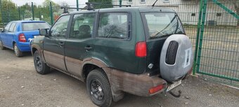 Nissan Terrano 2 - 3