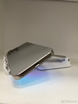 Prodávám iPhone 15 Pro Max 256 GB Přírodní titan - 3