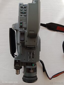 Kamera Grundig + příslušenství + taška
- 3