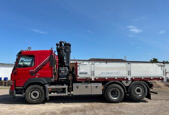 Volvo FMX 410 6x2 sklápěč s hydraulickou rukou - 3