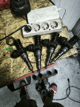 Hlava motoru, turbo, výstřiky, čerpadlo 2.0 TDI BMM - 3